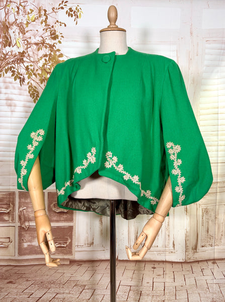 Exquisite Volup Kelly Green 1940s Swing Coat With Statement Sleeves By Best & Co