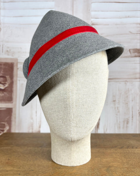 Unusual 1930s Grey And Red Felt Pixie Hat