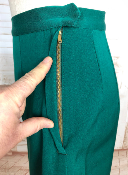 1940s Green Gabardine Suit with Scalloped Collar & Triple Button Details – Unlabelled Lilli Ann