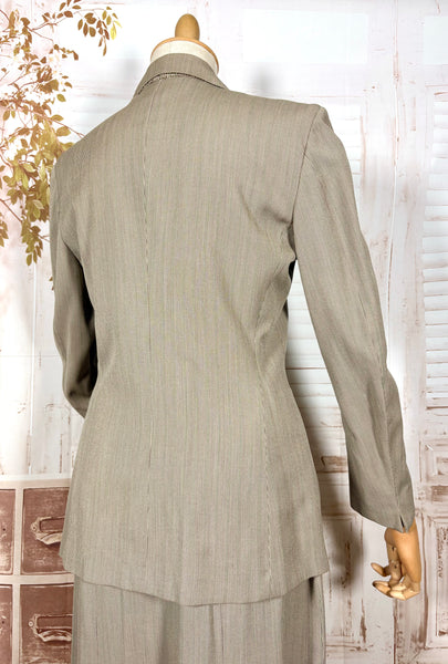 1940s Taupe Pinstripe Wool Skirt Suit – Spearpoint Collar Tailored Jacket