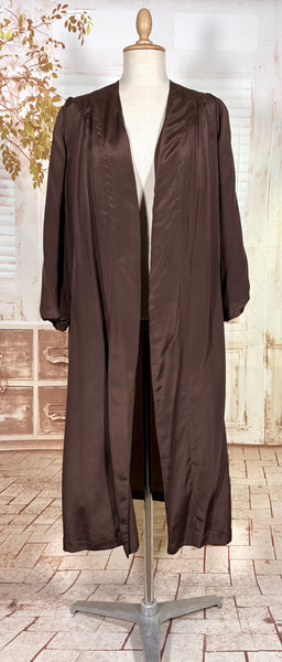 Exceptional 1930s Brown Caped Duster Coat