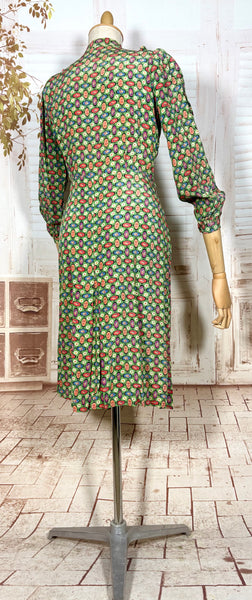 Spectacular Green Print 1930s Volup Dress with Bishop Sleeves