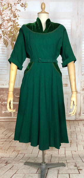 Stunning Emerald Green Volup Late 1940s / Early 1950s Wool Dress