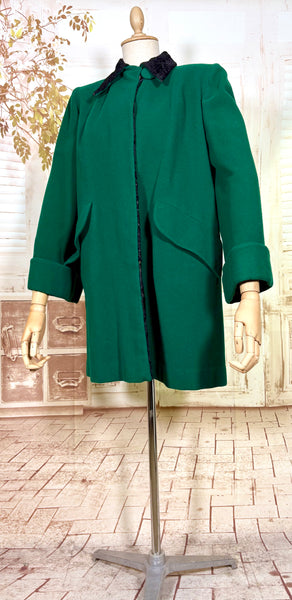 Incredible Emerald Green 1940s Coat With Astrakhan Lining