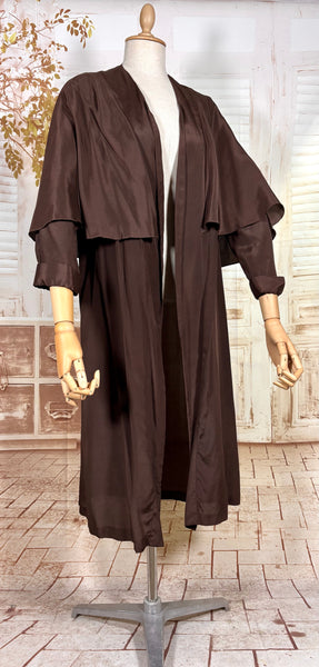 Exceptional 1930s Brown Caped Duster Coat