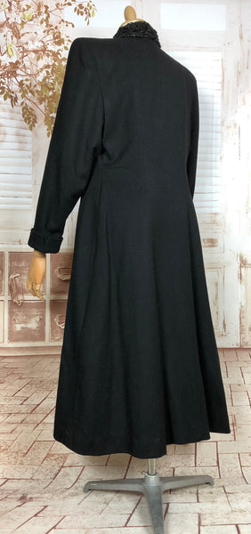 Exquisite Original 1940s Vintage Black Fit And Flare Coat With Strong Shoulders And Astrakhan Details
