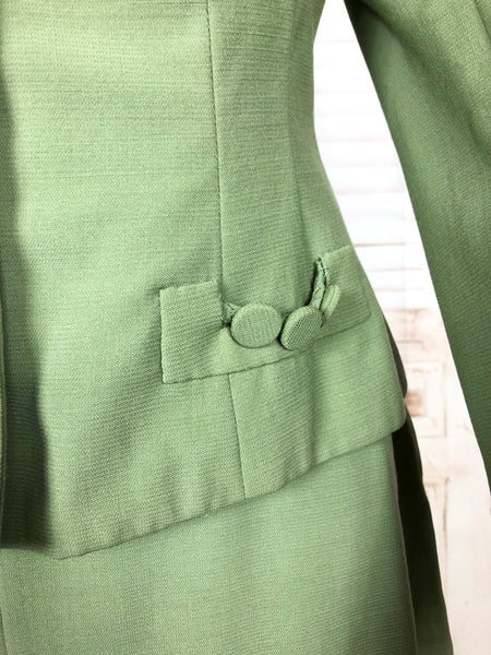 Wonderful Original Late 1940s / Early 1950s Vintage Spring Green Belt Back Suit