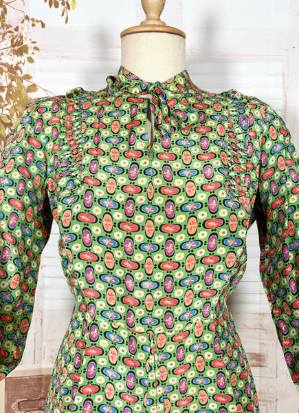 Spectacular Green Print 1930s Volup Dress with Bishop Sleeves