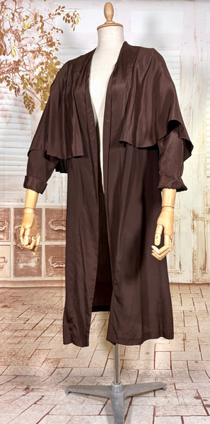 Exceptional 1930s Brown Caped Duster Coat