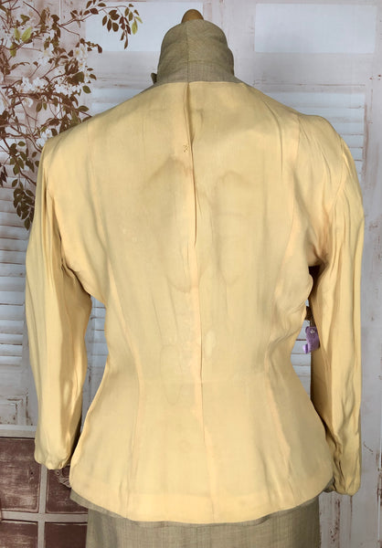 Beautiful Classic 1940s Vintage Cream Tan Summer Suit By Crestview California