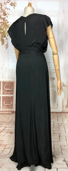 Stunning Original Late 1930s / Early 1940s Vintage Black And Gold Lamé Femme Fatale Evening Dress And Jacket