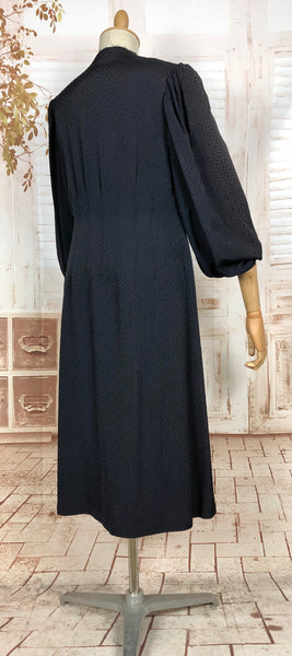 Elegant 1930s Lightweight Crepe Coat With Balloon Sleeves
