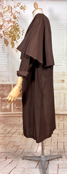 Exceptional 1930s Brown Caped Duster Coat