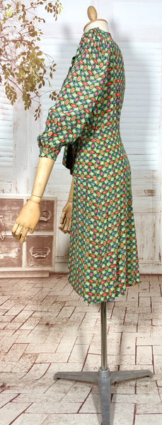 Spectacular Green Print 1930s Volup Dress with Bishop Sleeves