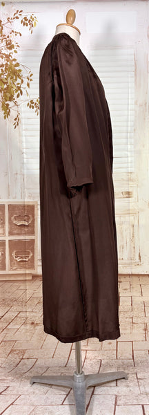 Exceptional 1930s Brown Caped Duster Coat