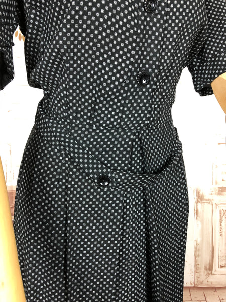 Wonderful Late 1930s / Early 1940s Original Vintage Black And White Floral Print Cotton Dress