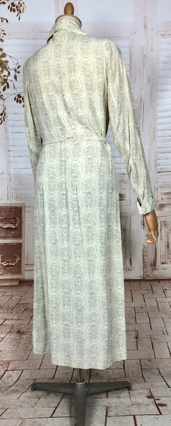 Original 1940s Vintage Cream Silk Novelty Print Dressing Gown Wedding Robe