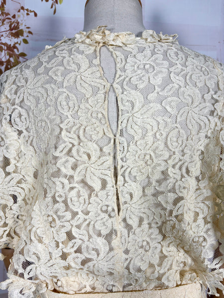 Stunning Late 1930s / Early 1940s Cream Lace Evening Gown