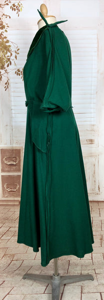 Stunning Emerald Green Volup Late 1940s / Early 1950s Wool Dress