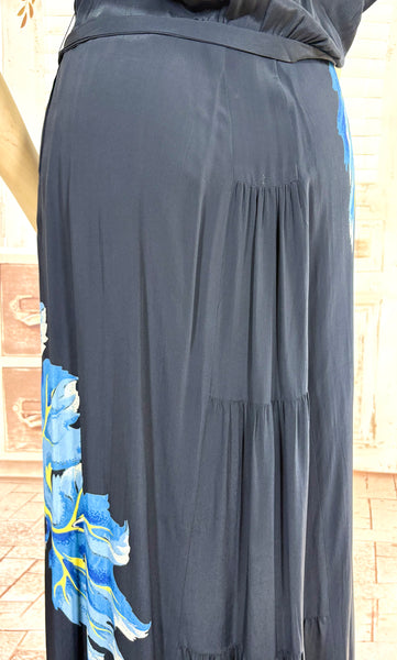Exceptional 1940s Rayon Full Length Hawaiian Dress With Large Tropical Print