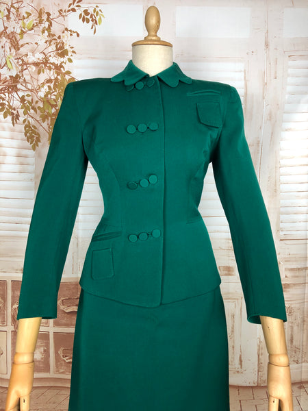 1940s Green Gabardine Suit with Scalloped Collar & Triple Button Details – Unlabelled Lilli Ann