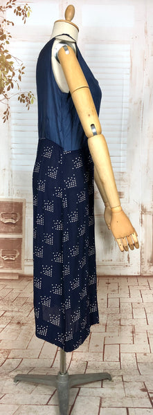 Fabulous Original Late 1930s Volup Vintage Navy Blue And White Abstract Print Dress And Jacket Set