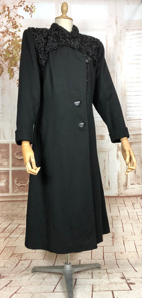 Exquisite Original 1940s Vintage Black Fit And Flare Coat With Strong Shoulders And Astrakhan Details