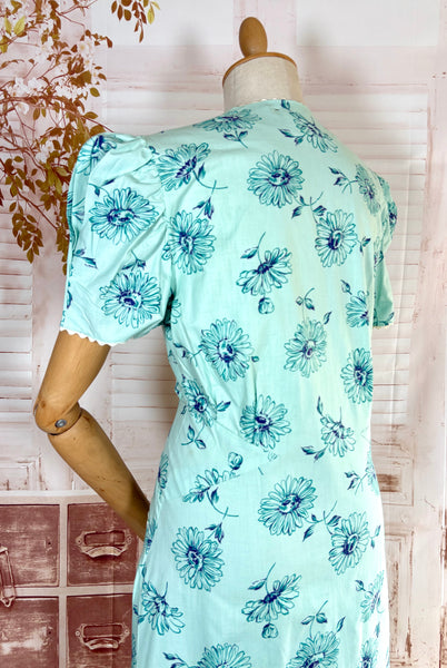 Late 1930s Early 1940s Volup Aqua Zip Front Day Dress