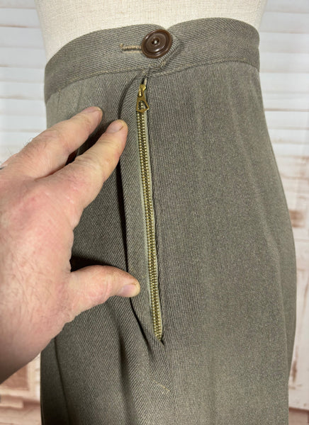 Late 1930s to Early 1940s Warm Grey Wool Skirt Suit – Fields of Milwaukee
