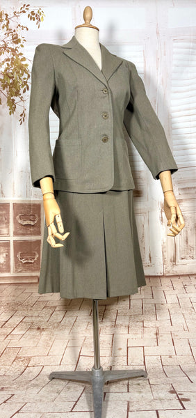 Late 1930s to Early 1940s Warm Grey Wool Skirt Suit – Fields of Milwaukee