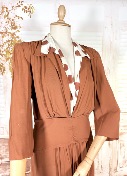1940s Tan Crepe Day Dress With Printed Shirt Insert