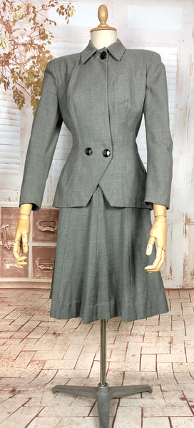 Super Strong Structured 1940s Suit With Statement Buttons