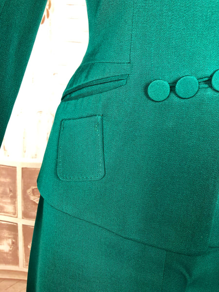 1940s Green Gabardine Suit with Scalloped Collar & Triple Button Details – Unlabelled Lilli Ann