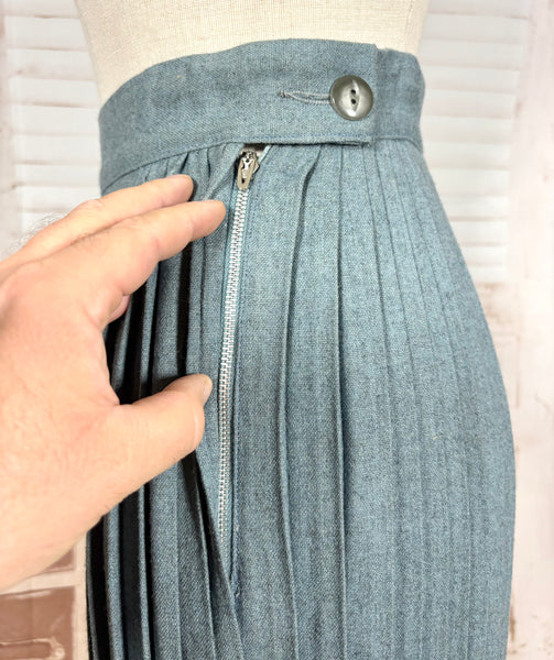 Late 1940s Teal Flecked Wool Skirt Suit with Knife Pleats – Betty Rose