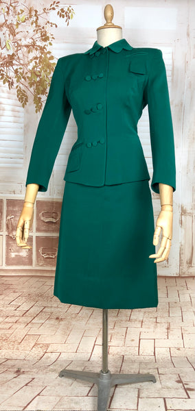 1940s Green Gabardine Suit with Scalloped Collar & Triple Button Details – Unlabelled Lilli Ann