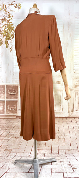 1940s Tan Crepe Day Dress With Printed Shirt Insert