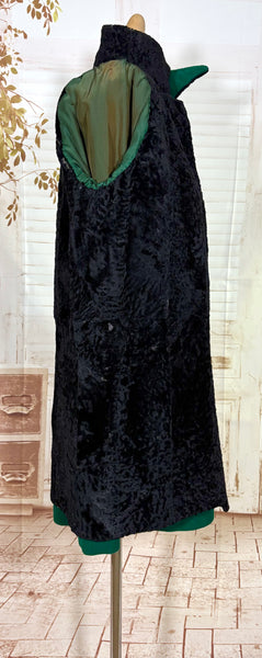 Incredible Emerald Green 1940s Coat With Astrakhan Lining