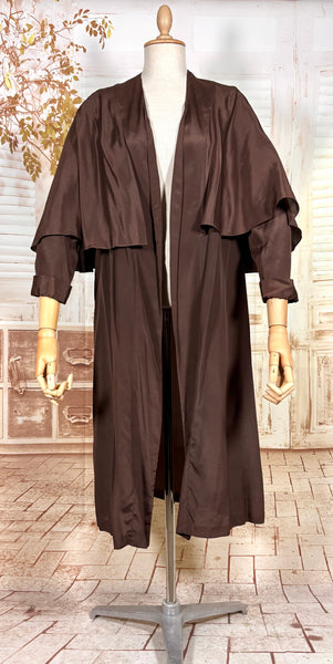 Exceptional 1930s Brown Caped Duster Coat