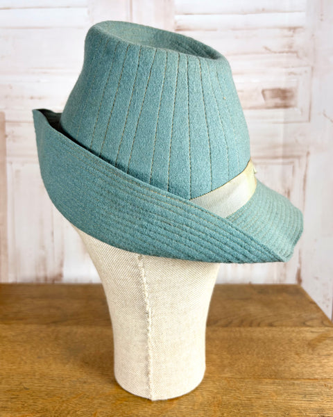 Rare Duck Egg Turquoise Late 1930s / Early 1940s Fedora With Hat Flash