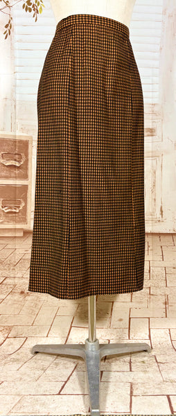 1940s Pumpkin Orange Check Skirt Suit – Tailored Hourglass Silhouette