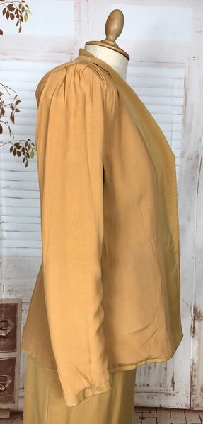 Incredible Mustard Yellow Original 1940s Vintage Double Breasted Skirt Suit