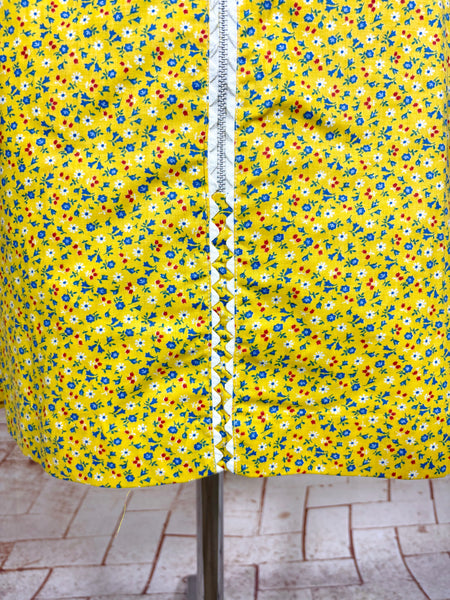 1940s Yellow Floral Zip Front Day Dress with Ric Rac Trim - Deadstock