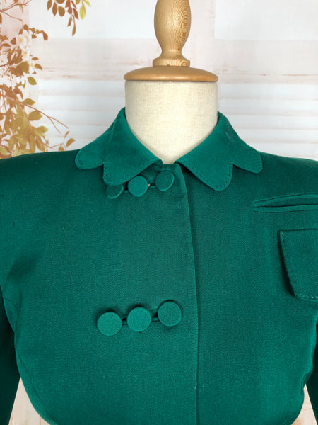 1940s Green Gabardine Suit with Scalloped Collar & Triple Button Details – Unlabelled Lilli Ann