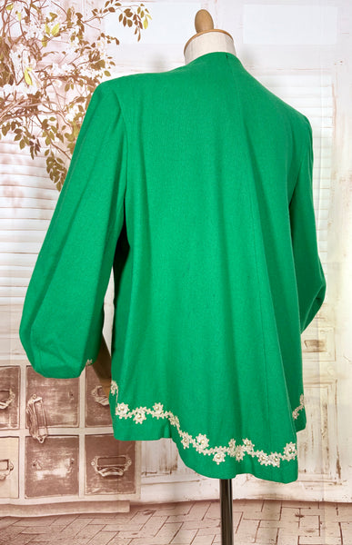 Exquisite Volup Kelly Green 1940s Swing Coat With Statement Sleeves By Best & Co