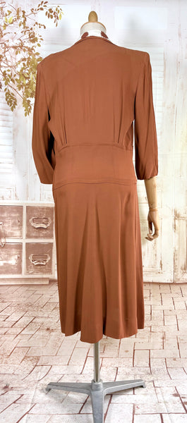 1940s Tan Crepe Day Dress With Printed Shirt Insert