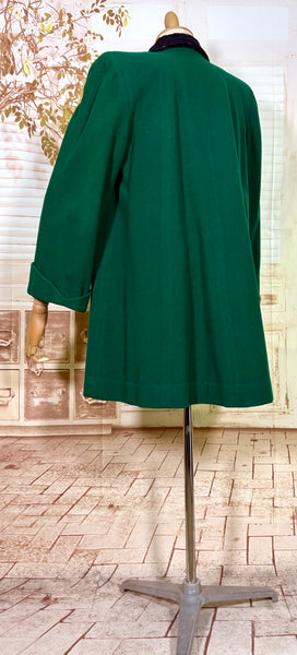 Incredible Emerald Green 1940s Coat With Astrakhan Lining