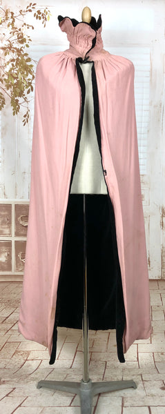 Wonderful 1930s Black And Pink Velvet Long Evening Cape With Scalloped Petal Collar