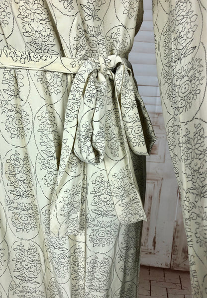 Original 1940s Vintage Cream Silk Novelty Print Dressing Gown Wedding Robe