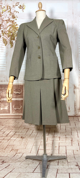 Late 1930s to Early 1940s Warm Grey Wool Skirt Suit – Fields of Milwaukee