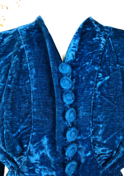 Luxurious Late 1930s / Early 1940s Vintage Royal Blue Crushed Velvet Suit